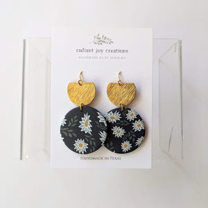 Nicole / Black Daisies