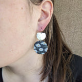 Nicole / Black Daisies