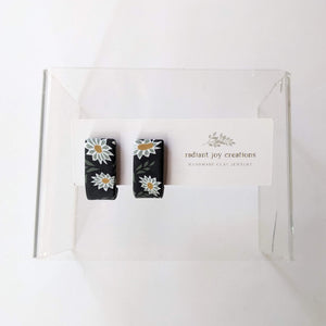 Huggies / Black Daisies