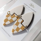 Abstract Pointed Links / Mustard Checkers