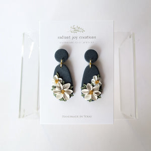 Drops / Navy & White Flowers