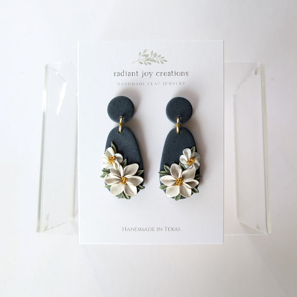 Drops / Navy & White Flowers