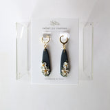 Narrow Drops / Navy & White Flowers
